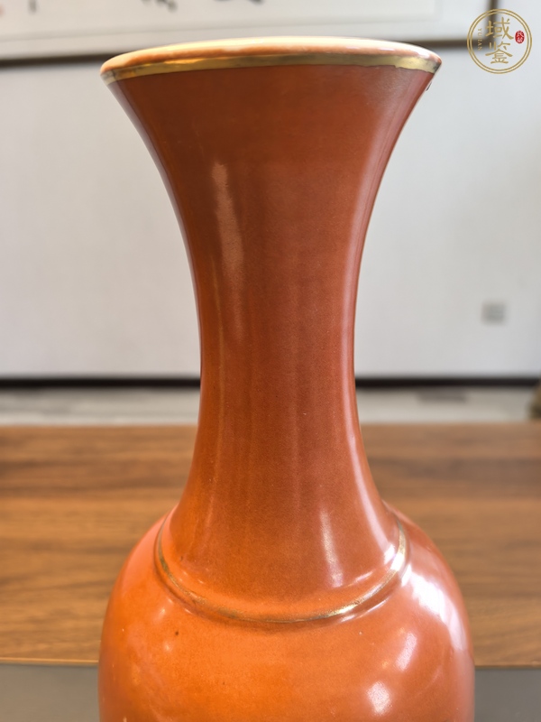 古玩陶瓷珊瑚紅描金蘭草紋撇口瓶真品鑒賞圖