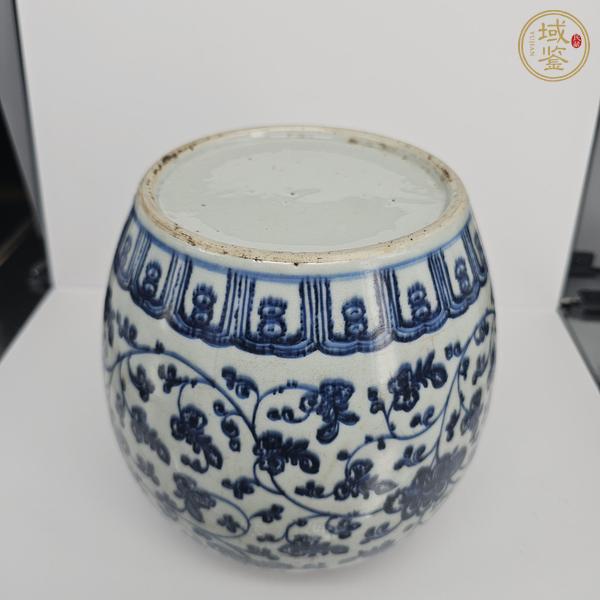 古玩陶瓷花卉紋青花罐真品鑒賞圖