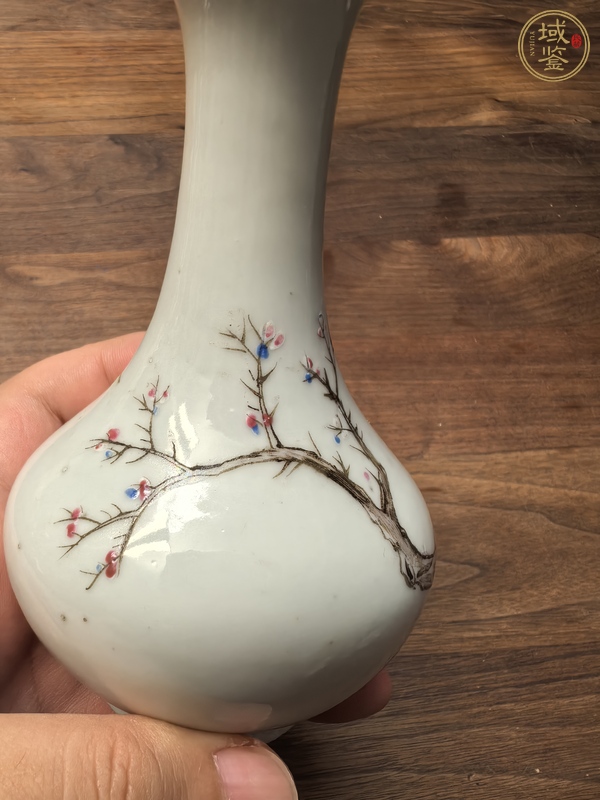 古玩陶瓷粉彩劉海戲金蟾圖撇口瓶真品鑒賞圖
