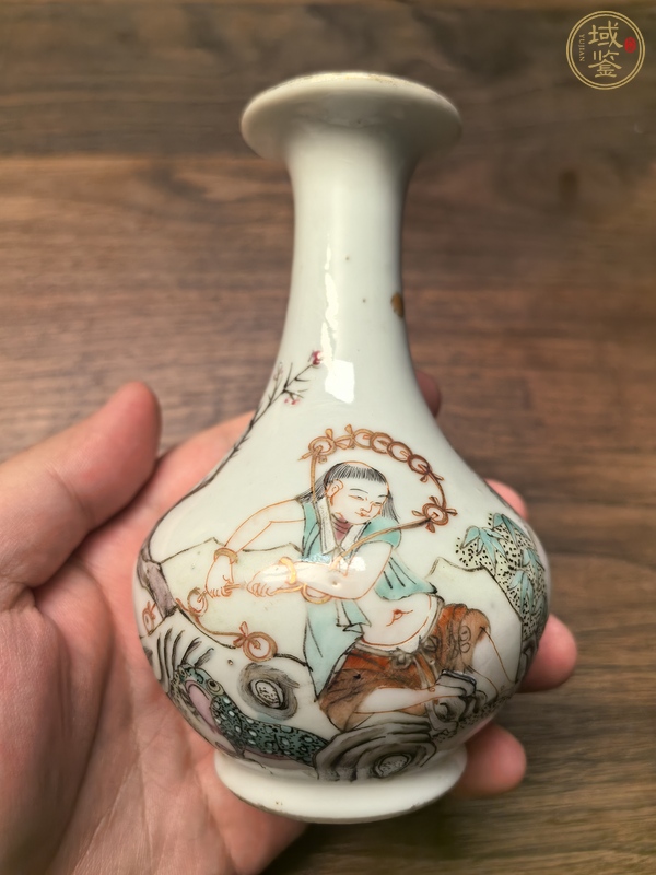 古玩陶瓷粉彩劉海戲金蟾圖撇口瓶真品鑒賞圖