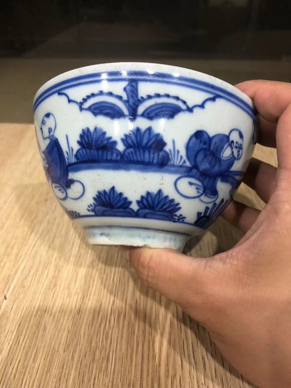 古玩陶瓷（精品明代碗）晚明·青花庭院嬰戲圖·青花碗拍賣，當前價格268元