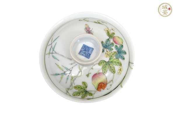 古玩癩瓜紋粉彩蓋碗真品鑒賞圖