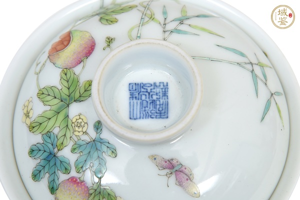 古玩陶瓷癩瓜紋粉彩蓋碗真品鑒賞圖