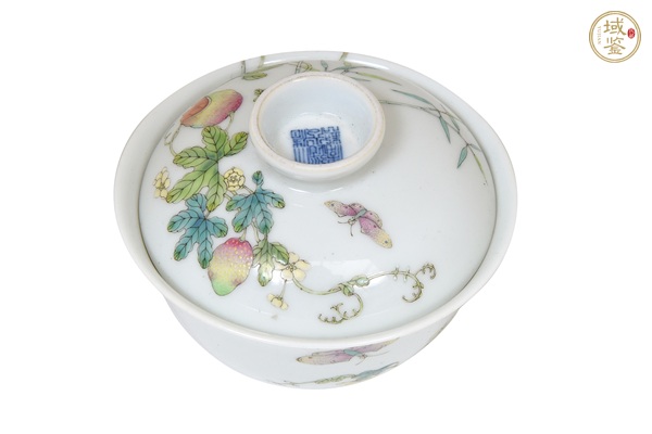 古玩陶瓷癩瓜紋粉彩蓋碗真品鑒賞圖