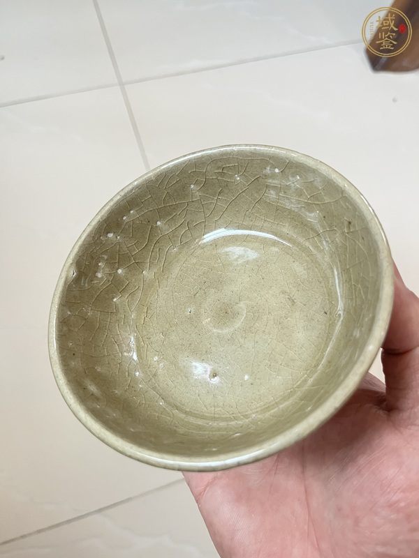 古玩陶瓷龍泉青瓷黃釉水洗真品鑒賞圖
