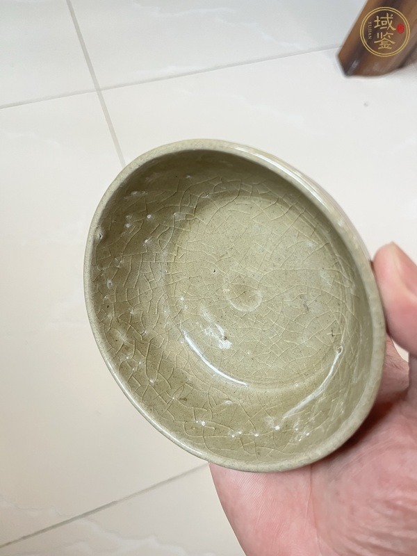 古玩陶瓷龍泉青瓷黃釉水洗真品鑒賞圖