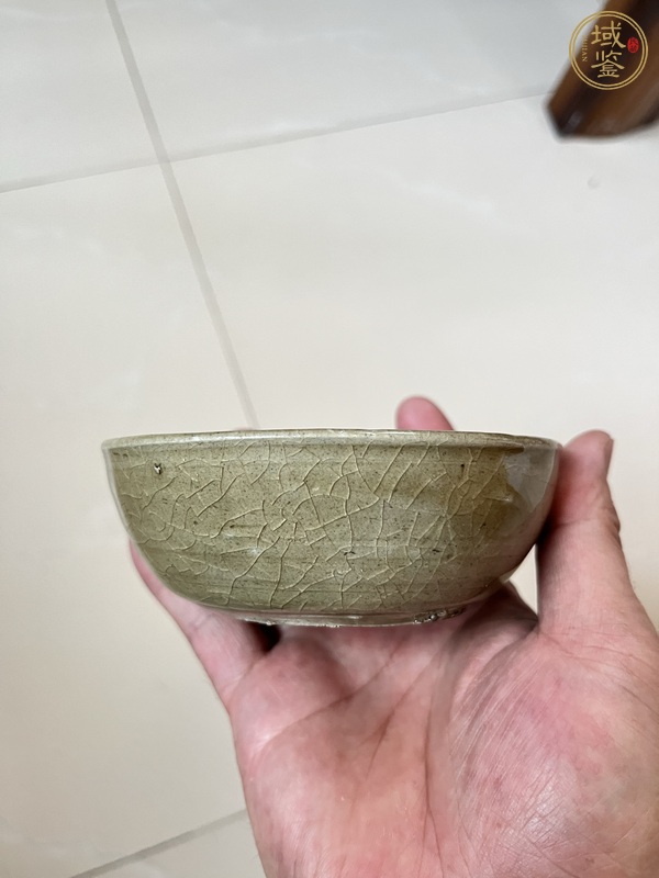 古玩陶瓷龍泉青瓷黃釉水洗真品鑒賞圖