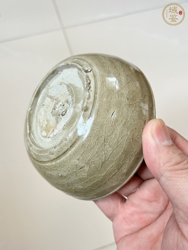 古玩陶瓷龍泉青瓷黃釉水洗真品鑒賞圖