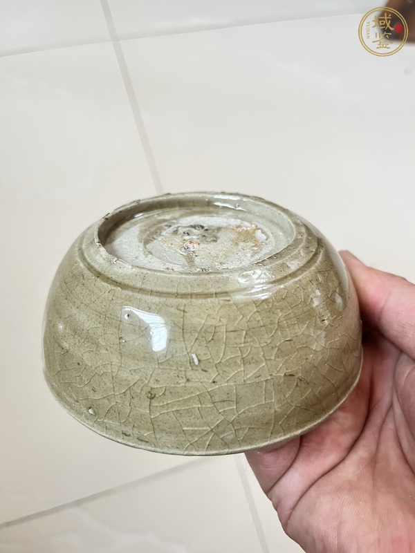 古玩陶瓷龍泉青瓷黃釉水洗真品鑒賞圖