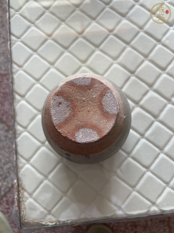 古玩陶瓷青釉褐彩罐真品鑒賞圖