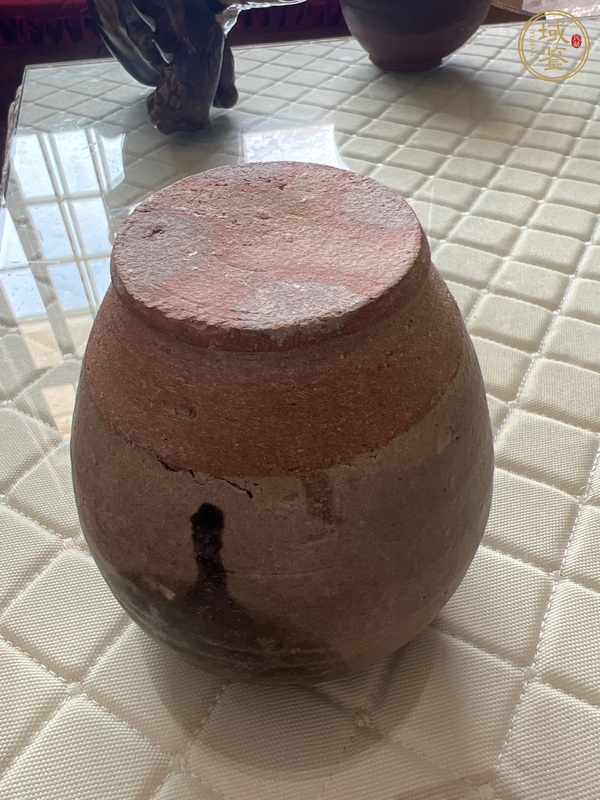 古玩陶瓷青釉褐彩罐真品鑒賞圖
