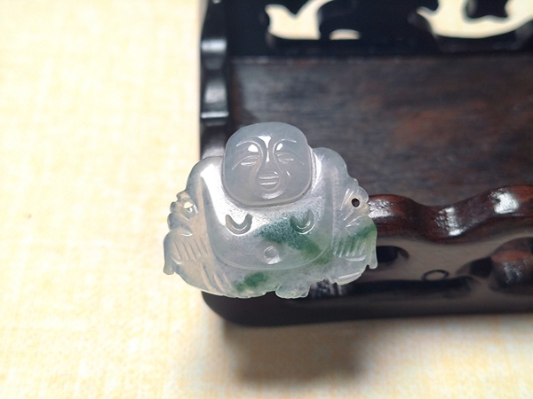 古玩雜項(xiàng)清代冰種翡翠彌勒佛拍賣，當(dāng)前價格3300元