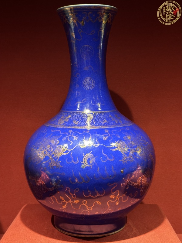 古玩陶瓷藍釉描金龍紋賞瓶真品鑒賞圖