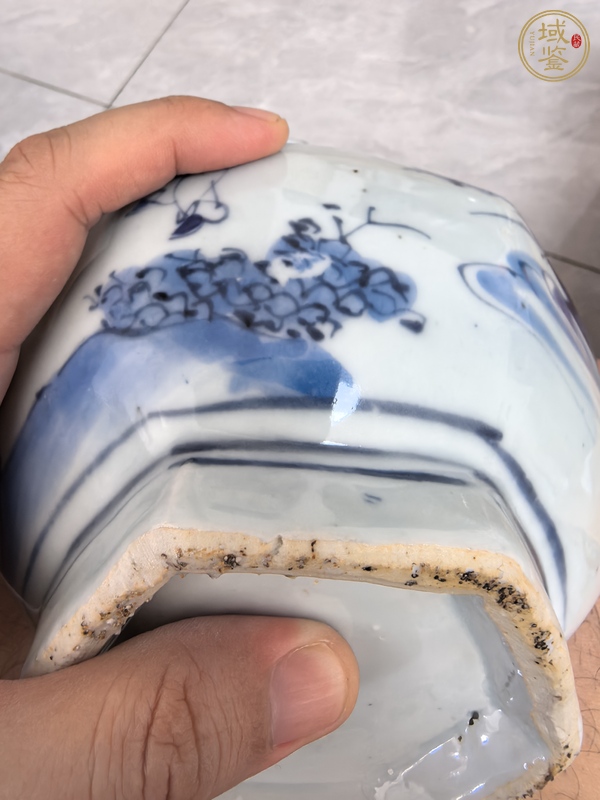 古玩陶瓷青花人物六方蒜頭瓶真品鑒賞圖