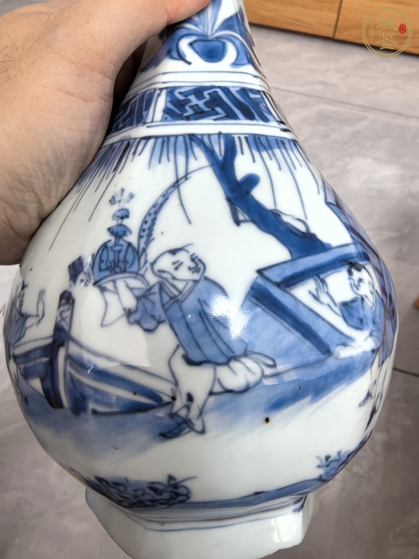 古玩陶瓷青花人物六方蒜頭瓶真品鑒賞圖