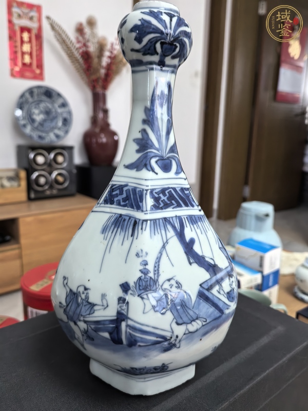 古玩陶瓷青花人物六方蒜頭瓶真品鑒賞圖