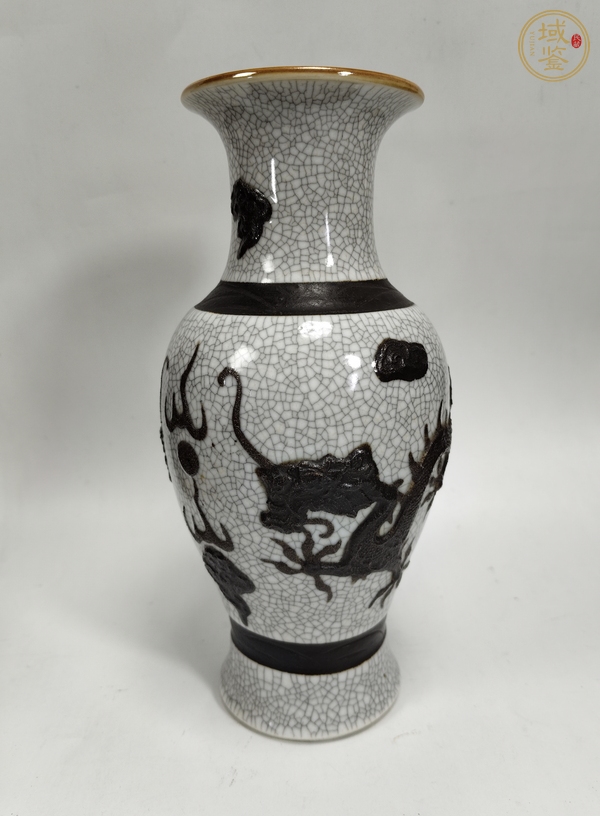 古玩陶瓷哥釉鐵骨尼雙龍紋瓶真品鑒賞圖