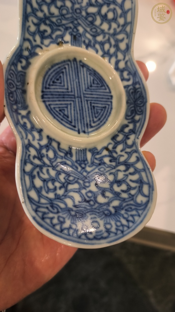 古玩陶瓷青花纏枝連紋元寶型茶船真品鑒賞圖
