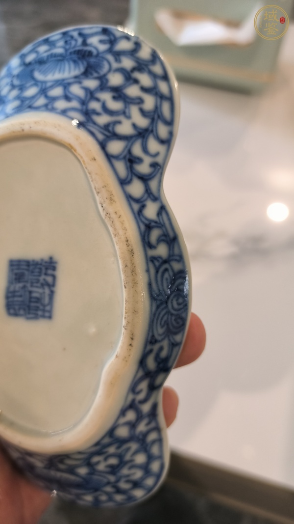 古玩陶瓷青花纏枝連紋元寶型茶船真品鑒賞圖