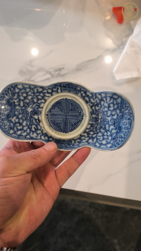 古玩陶瓷青花纏枝連紋元寶型茶船真品鑒賞圖