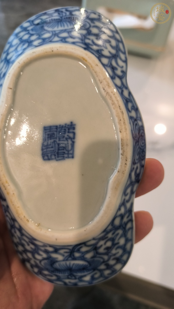 古玩陶瓷青花纏枝連紋元寶型茶船真品鑒賞圖