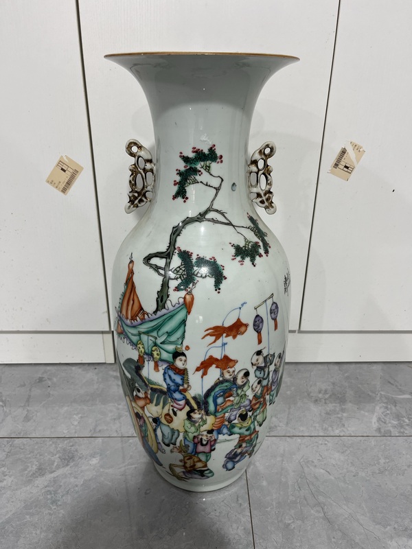 古玩陶瓷民國(guó)彩繪嬰戲圖鬧新春大瓶拍賣(mài)，當(dāng)前價(jià)格20000元