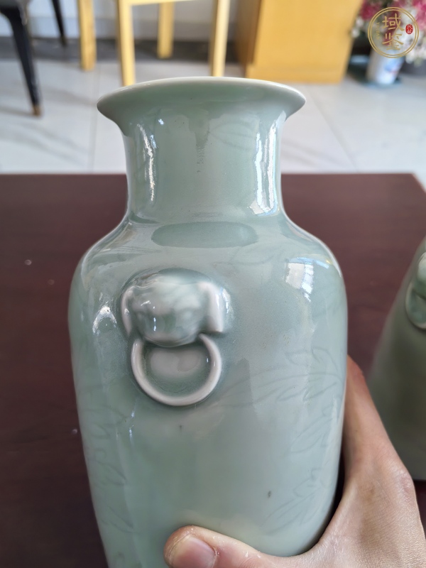 古玩青釉瓶真品鑒賞圖