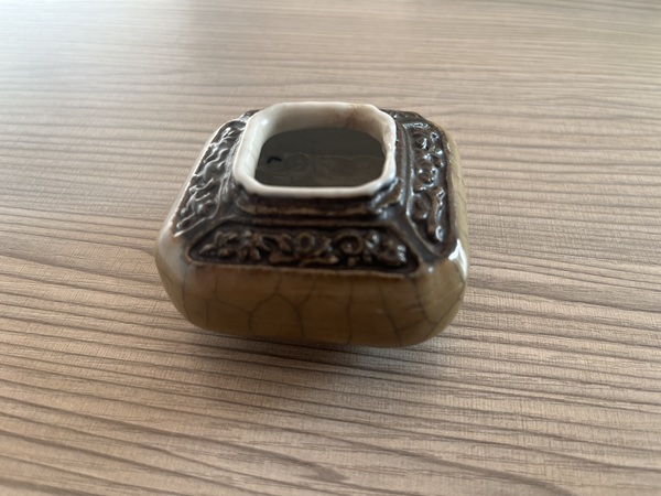 古玩陶瓷清中期黃哥釉水盂拍賣，當前價格2388元