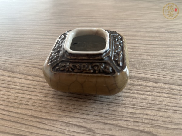古玩陶瓷黃哥釉水盂真品鑒賞圖
