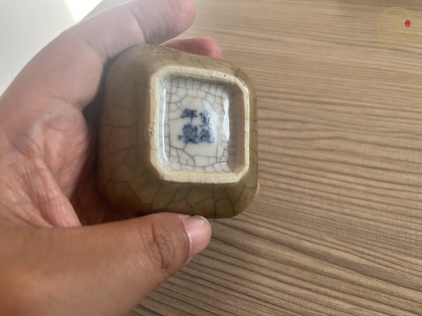 古玩陶瓷黃哥釉水盂真品鑒賞圖