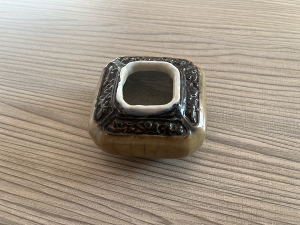 古玩陶瓷清中期黃哥釉水盂拍賣，當前價格2388元