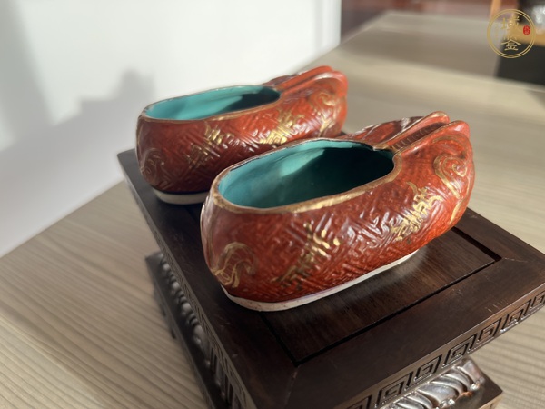古玩陶瓷粉彩鞋真品鑒賞圖
