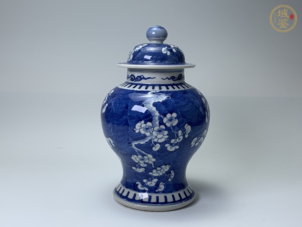古玩清晚期·青花留白冰梅紋將軍罐真品鑒賞圖