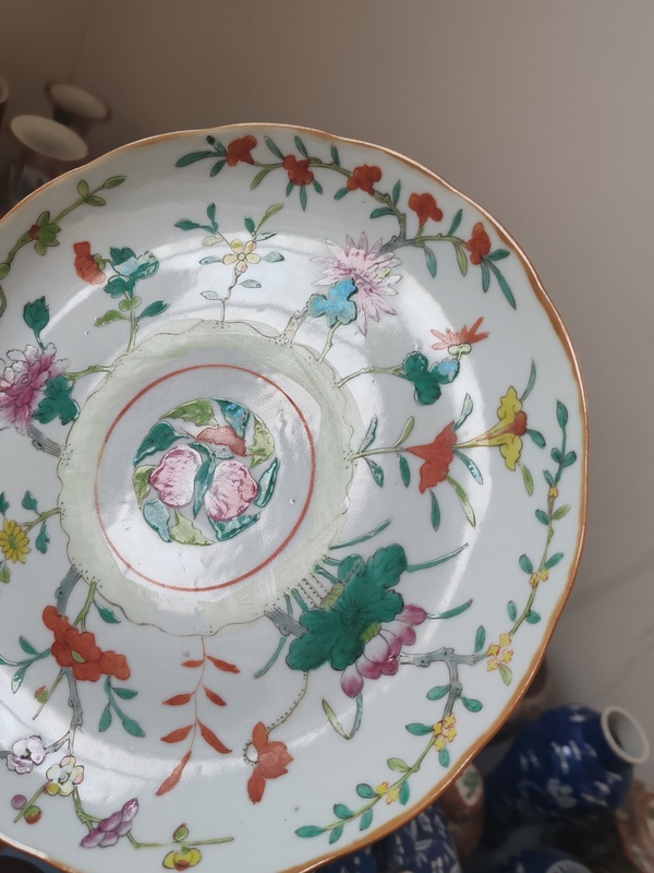 古玩陶瓷清中期粉彩花卉紋花口盤拍賣，當(dāng)前價(jià)格1388元