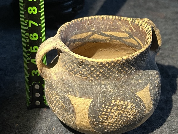 古玩陶瓷馬家窯文化馬廠類(lèi)型彩陶罐拍賣(mài),當(dāng)前價(jià)格1500元