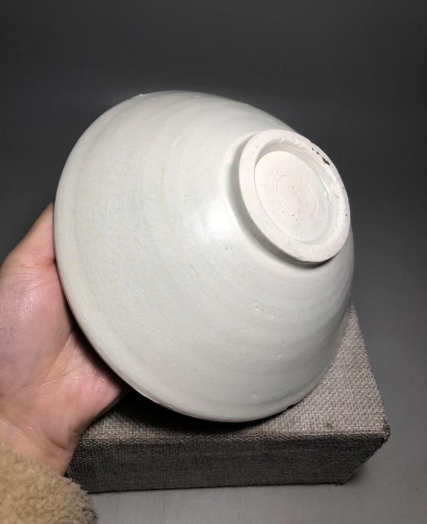古玩陶瓷（南宋）青白釉刻花斗笠碗（有很高藝術(shù)收藏價值）拍賣，當(dāng)前價格0元