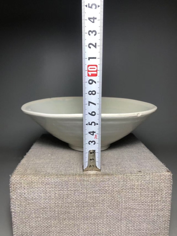 古玩陶瓷（南宋）青白釉刻花斗笠碗（有很高藝術(shù)收藏價值）拍賣，當(dāng)前價格0元