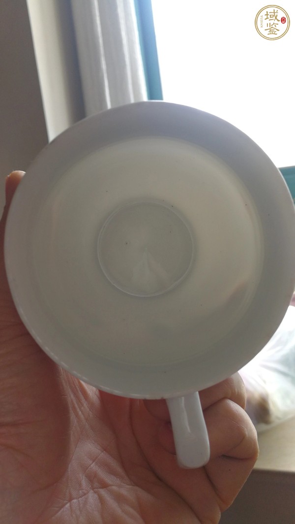 古玩陶瓷執(zhí)杯真品鑒賞圖