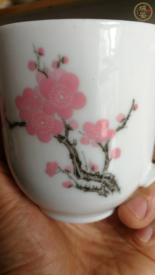 古玩陶瓷執(zhí)杯真品鑒賞圖
