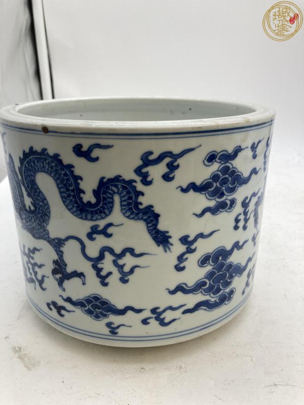 古玩陶瓷龍紋三足香爐真品鑒賞圖