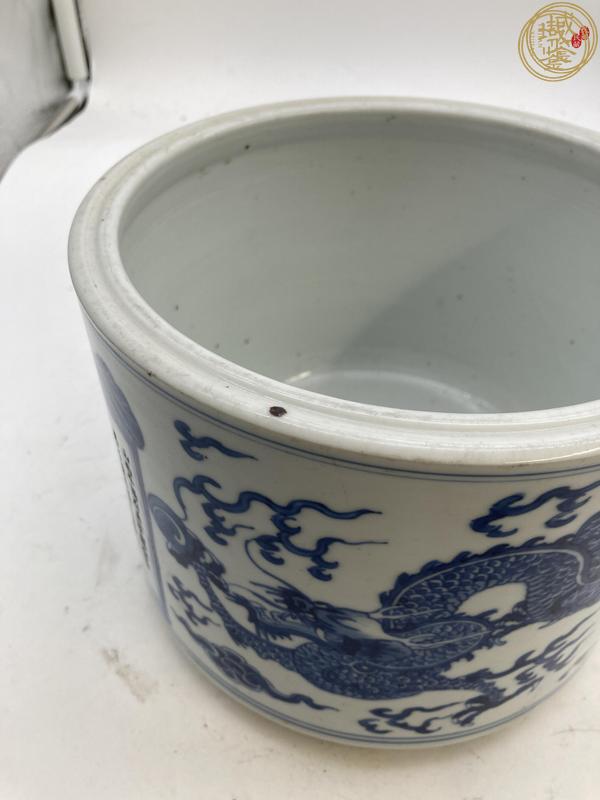 古玩陶瓷龍紋三足香爐真品鑒賞圖