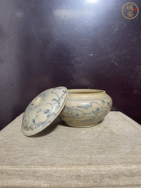 古玩陶瓷青花纏枝花卉紋蓋罐真品鑒賞圖