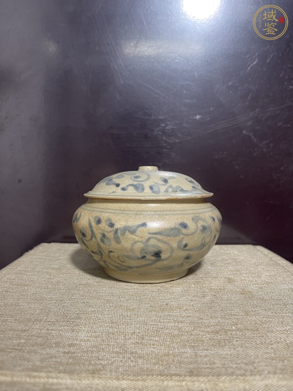 古玩陶瓷青花纏枝花卉紋蓋罐真品鑒賞圖