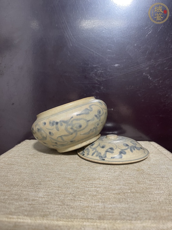 古玩陶瓷青花纏枝花卉紋蓋罐真品鑒賞圖