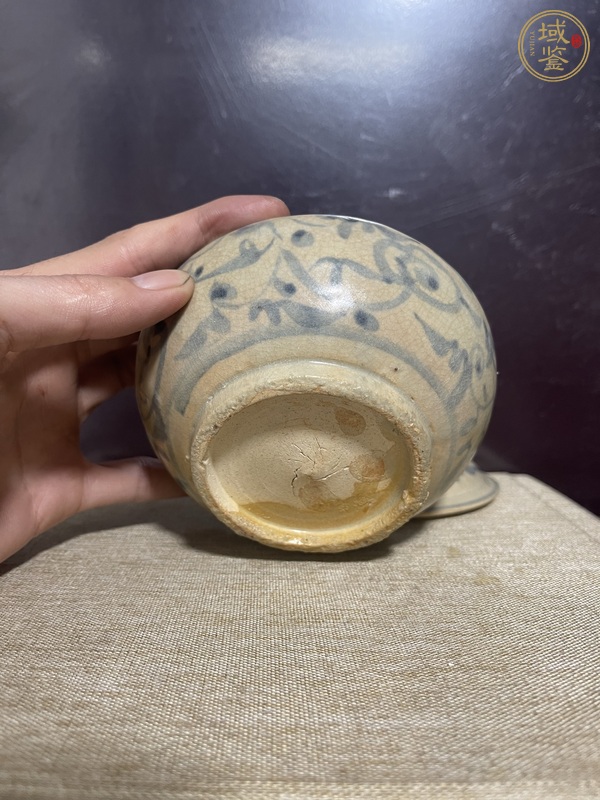 古玩陶瓷青花纏枝花卉紋蓋罐真品鑒賞圖