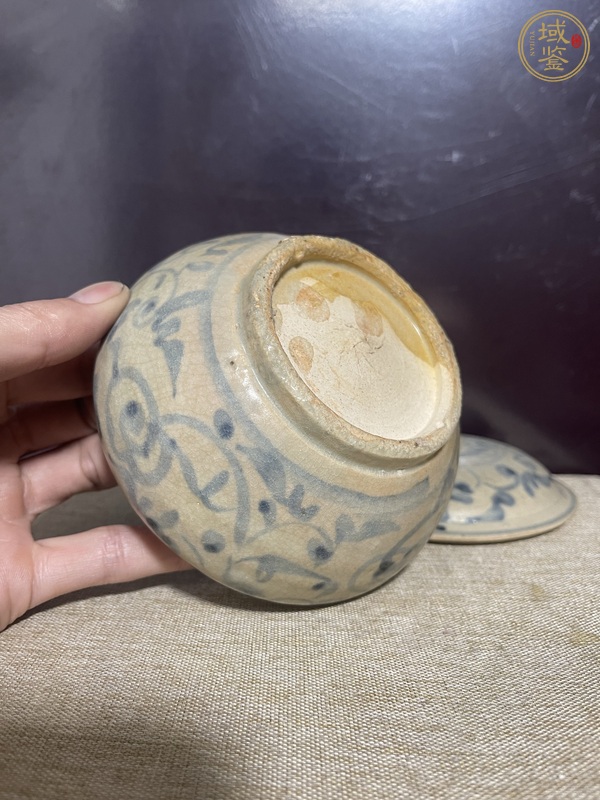古玩陶瓷青花纏枝花卉紋蓋罐真品鑒賞圖