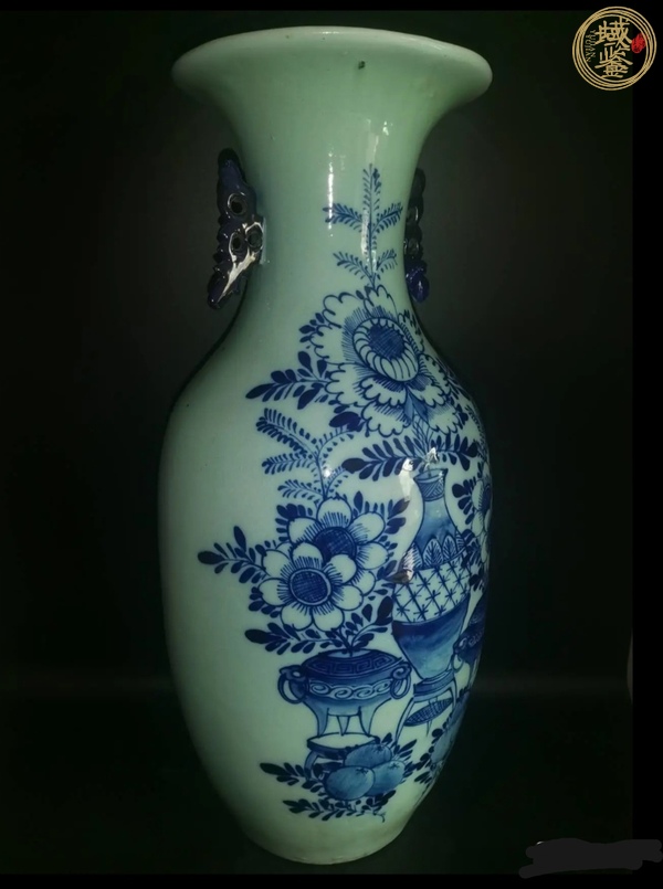 古玩陶瓷豆青青花花卉雙耳瓶真品鑒賞圖