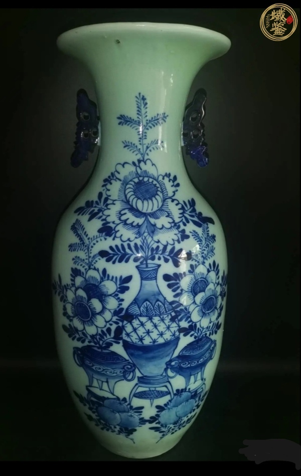 古玩陶瓷豆青青花花卉雙耳瓶真品鑒賞圖