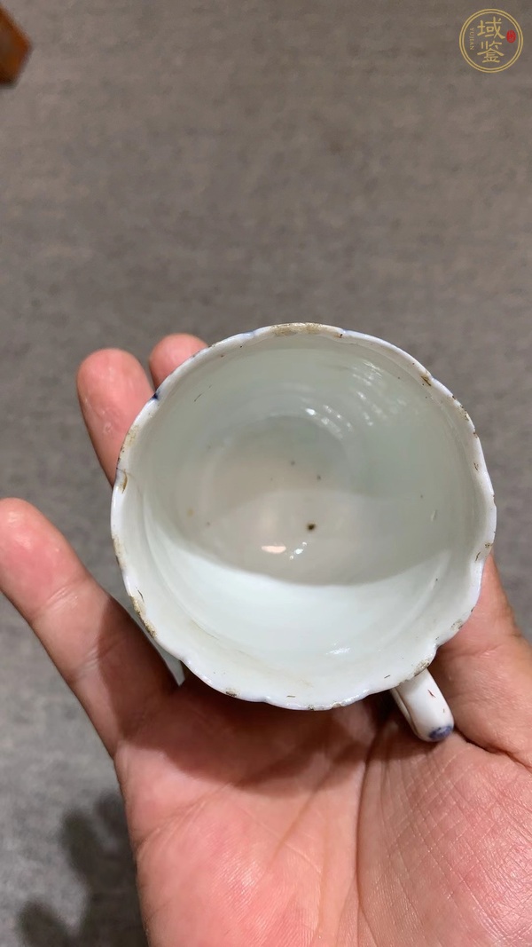 古玩陶瓷青花花卉粉彩人物把杯真品鑒賞圖