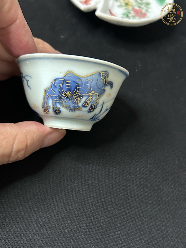 古玩陶瓷青花描金牧牛圖茶杯真品鑒賞圖